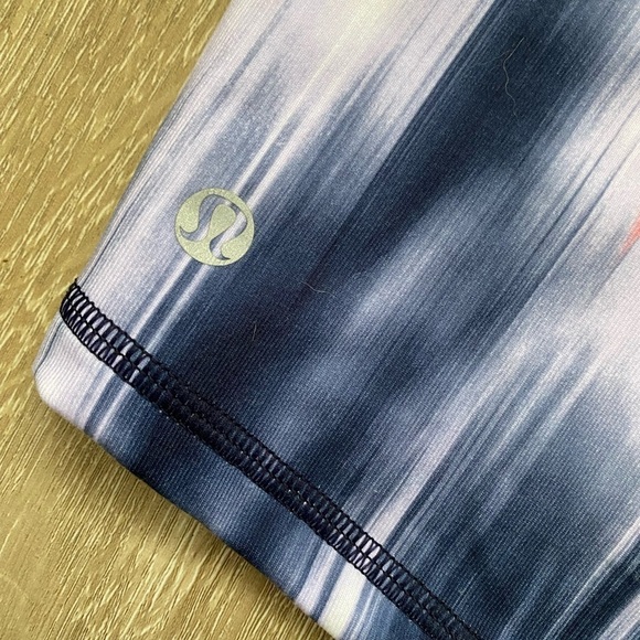 Lululemon Boogie Short mirage deep indigo white size 4 - Picture 6 of 7